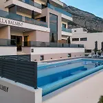 Villa Balmis House A